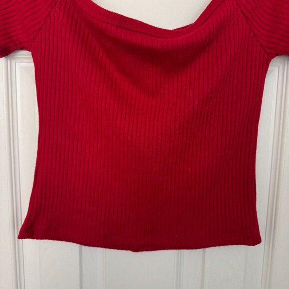 EUC Forever 21 Blouse Short Sleeve V Neck Ribbed Tee, Faux Buttons, Red, L - Picture 12 of 16